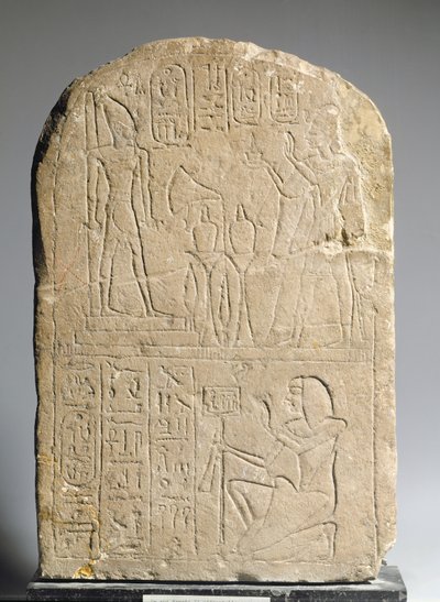Stele, die Ramses II zeigt, wie er Weihrauch zu seiner eigenen Effigie darbringt, Neues Reich von Egyptian 19th Dynasty